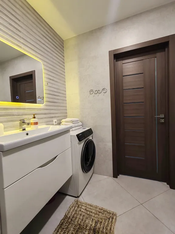 Евродвушка у метро Аэродромная с отдельной спальней