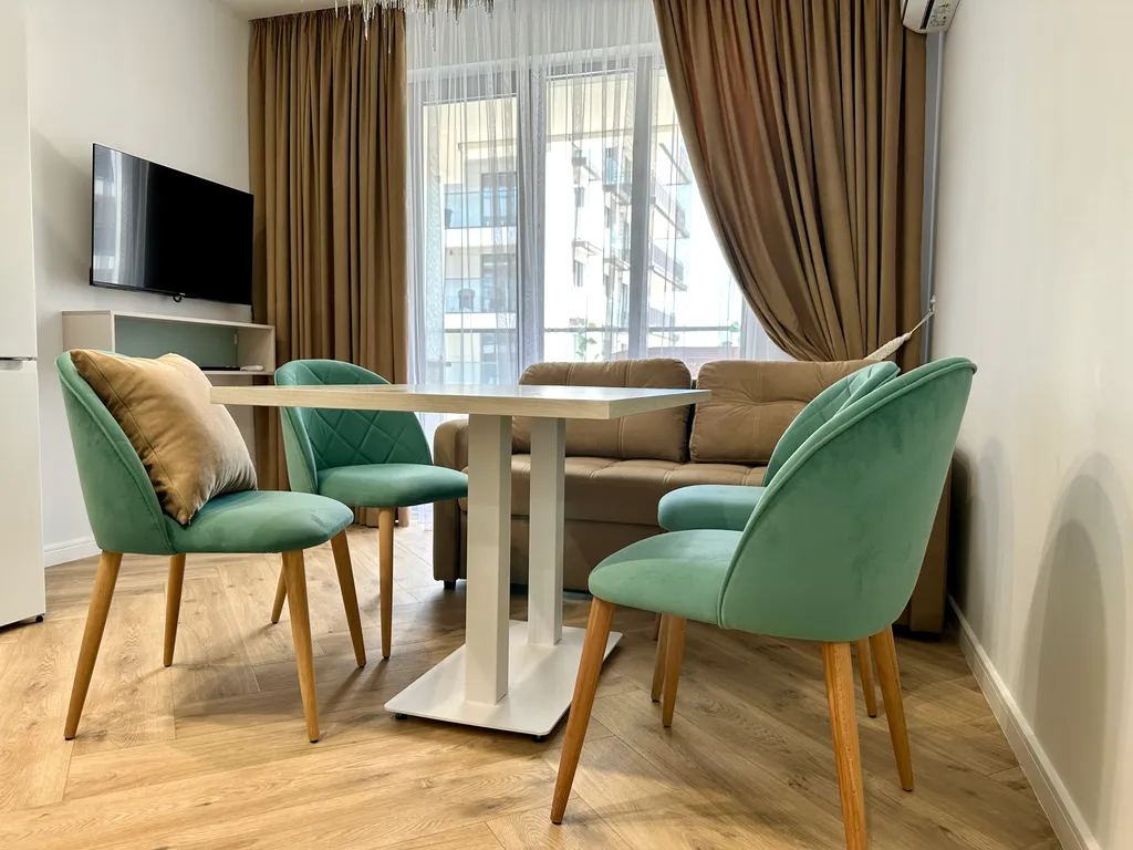 Евродвушка в клубной резиденции Европа с бассейном