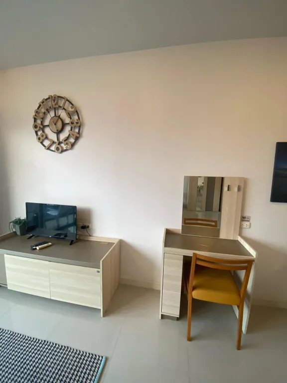 Стильная студия на последнем этаже с потрясающим видом на горы