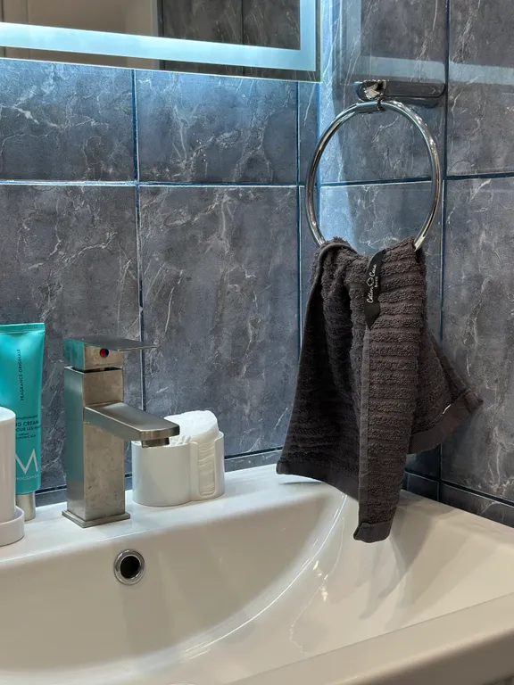 Чистая новая видовая квартира с шикарным ремонтом и всеми удобствами