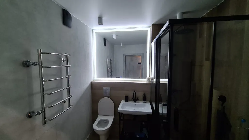 Стильная современная студия с дизайнерским ремонтом