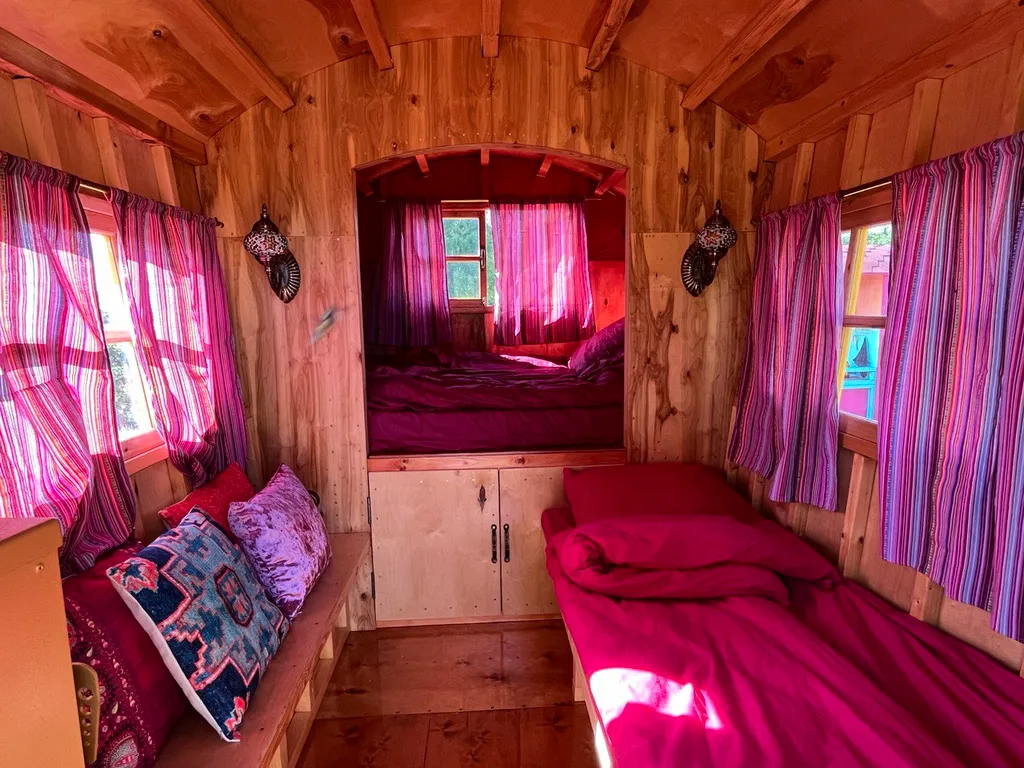 Уникальный арендный объект Кибитка на холме