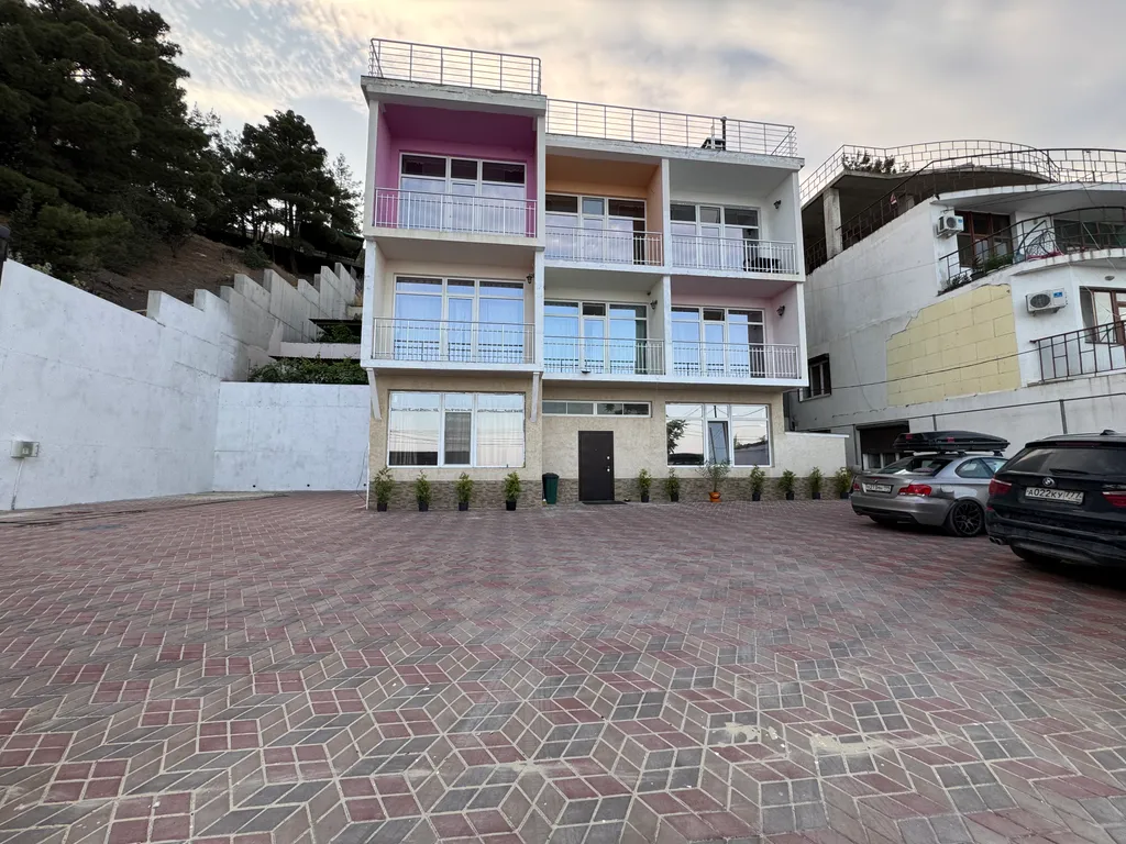 Четырехместный Люкс с балконом и видом на море