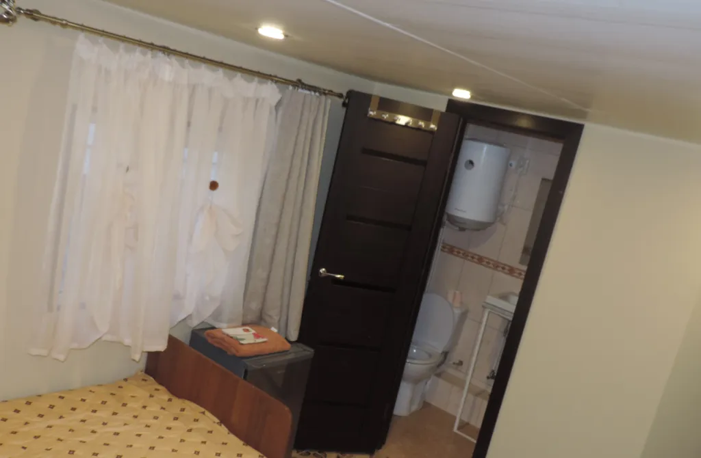 Уютная комната, море 50 метров душ/туалет в номере