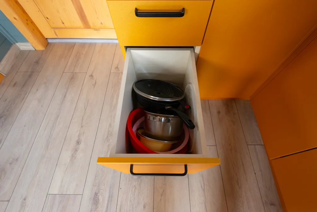 Дом на берегу реки с банным чаном