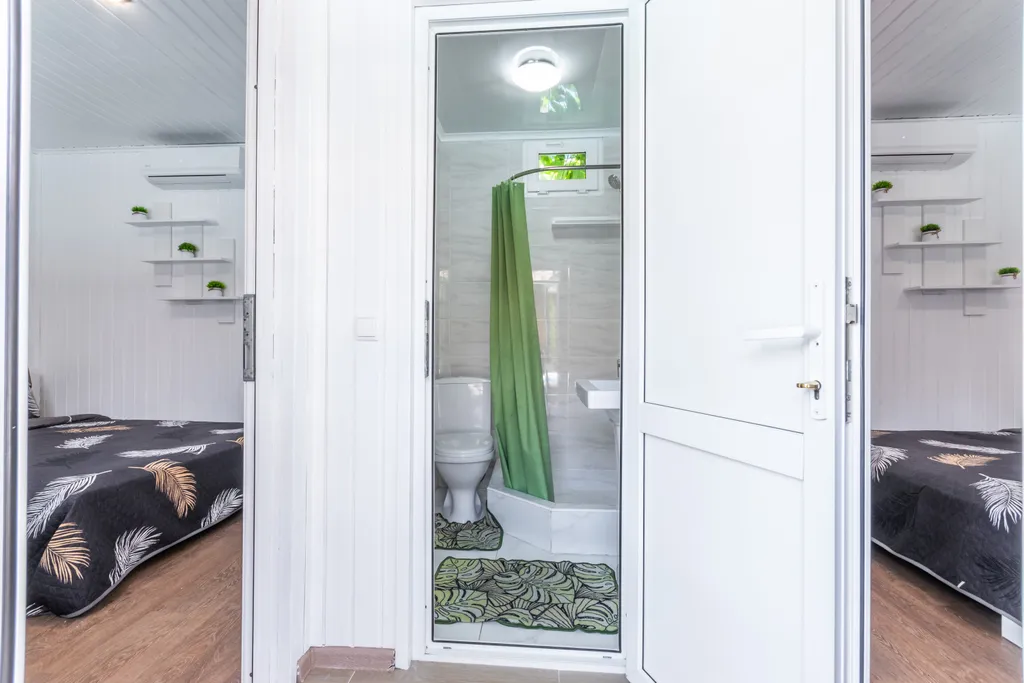 Шестиместный двухкомнатный с верандой