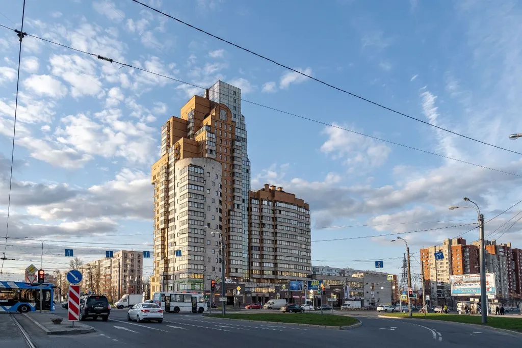 Фрегат на Славе с видом на парк