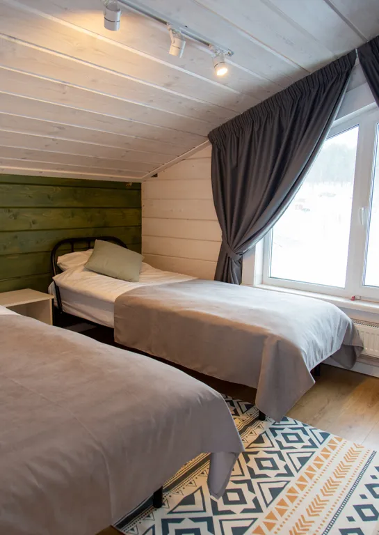 Большой дом с видом на озеро, 3 спальнями, сауной и детской площадкой