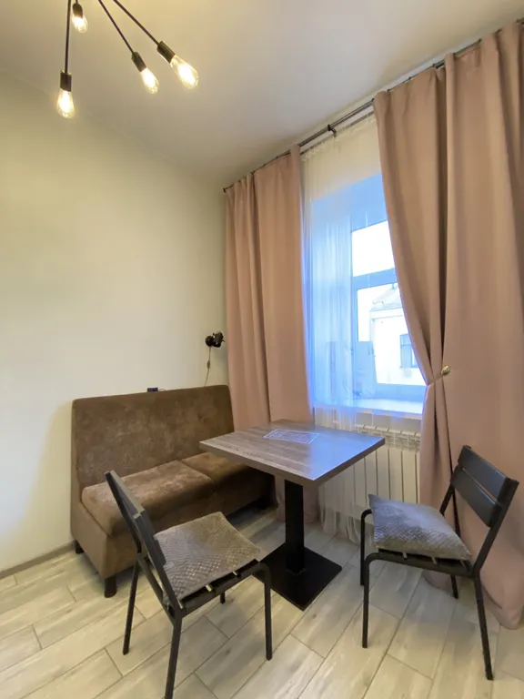 Led21 номер 6 окна во двор