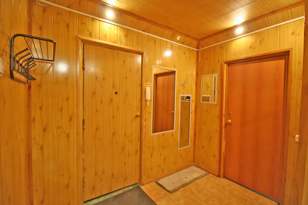 Квартира Большая 4-комнатная квартира Командная — Кириши