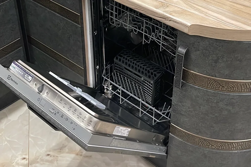 Двухкомнатная видовая квартира на Амурском бульваре