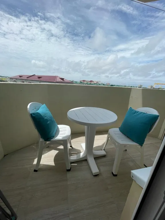 Светлая уютная квартира с красивым видом на закат