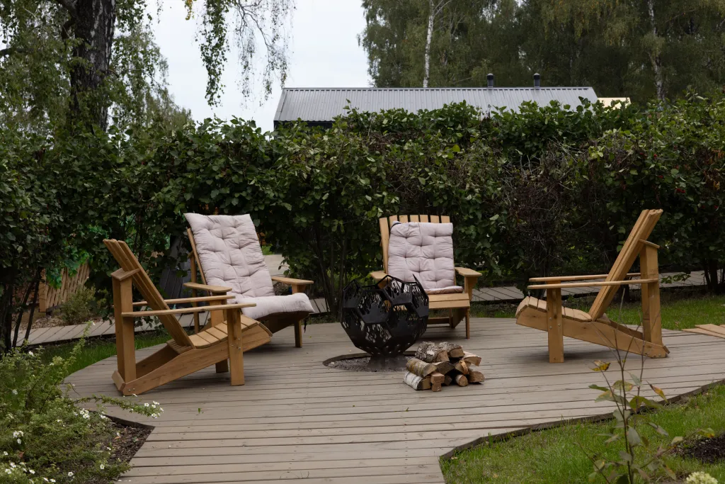 Современный дом у озера с купелью и своим катком. В феврале скидки