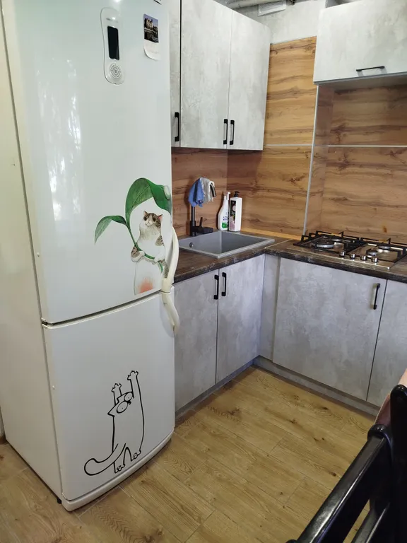 Трёхкомнатная семейная квартира с современными ремонтом Центр города