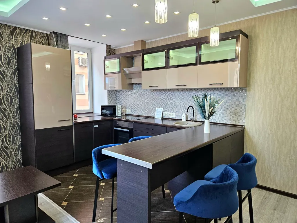 Двухкомнатная рядом с Театром кукол