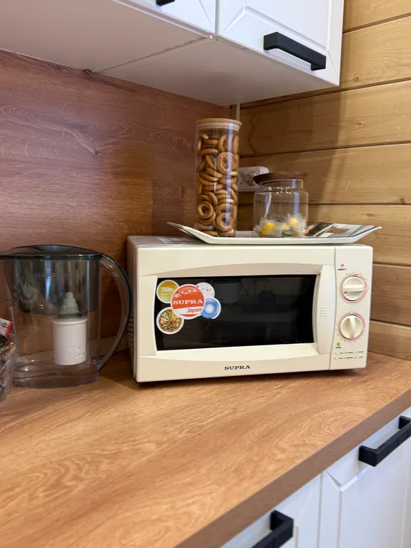 Домик в соснах с баней