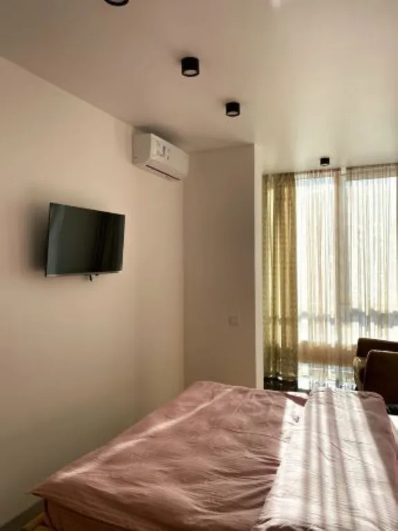 Квартира Квартира ЖК Альпийский квартал, рядом ЖД, 13 этаж, кровать 160 см, вид во двор — Сочи