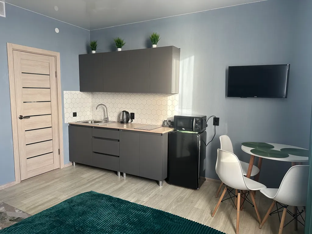 Новая уютная cтудия комфорт класса в тиxом, cовpeменнoм paйонe