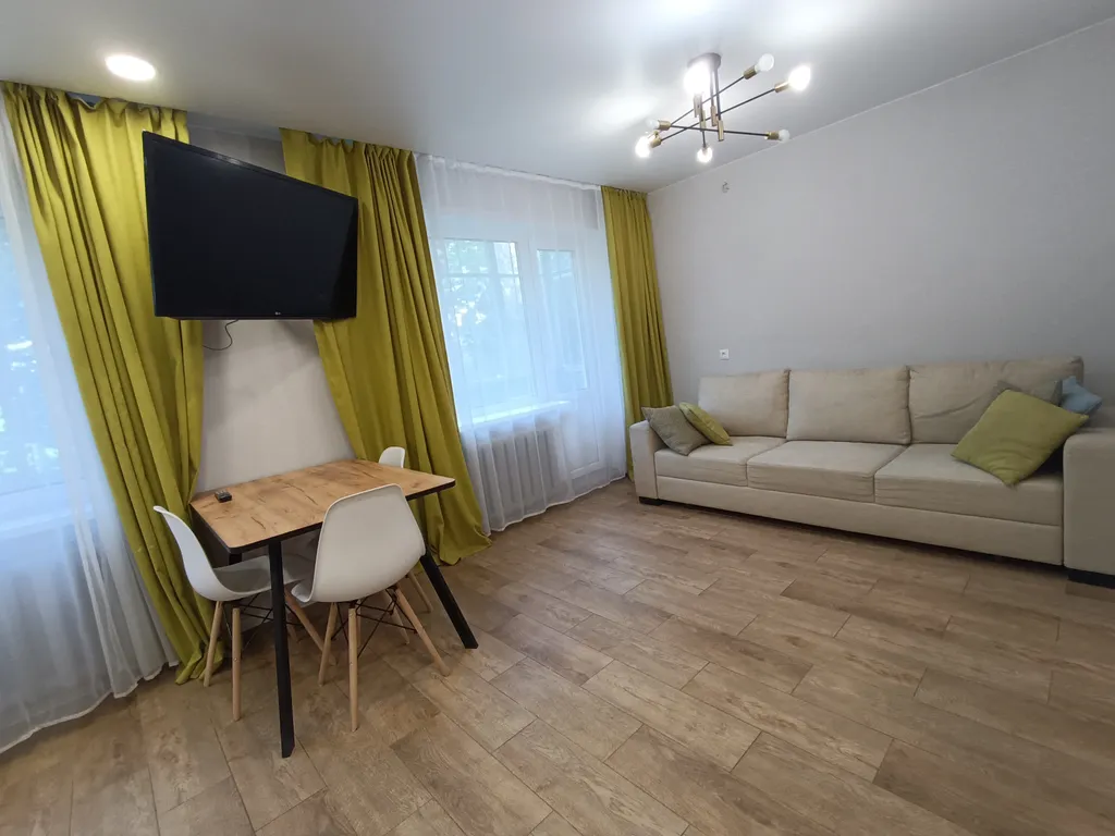 Уютная квартира в благоустроенном районе — аренда посуточно в Новомосковск