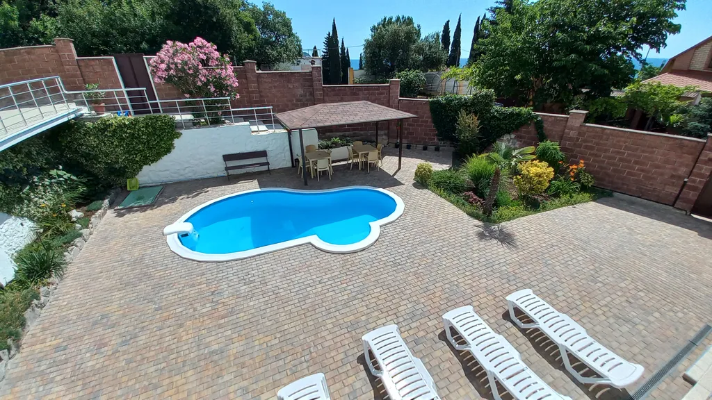 Трёхкомнатная квартира с панорамным видом на море и горы