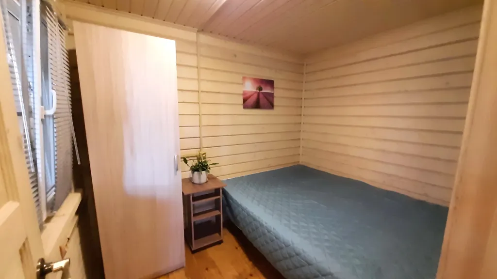 Домик у озера