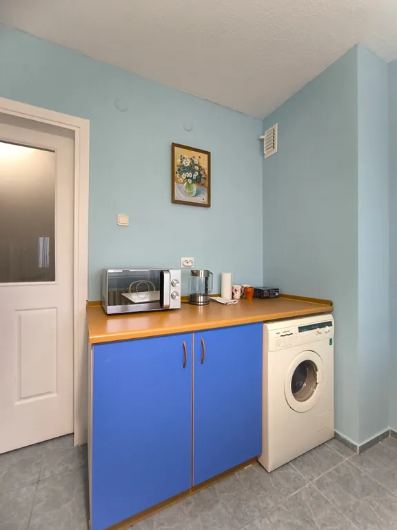 Перекрёсток четырёх дорог. Твой пятый - к дивану