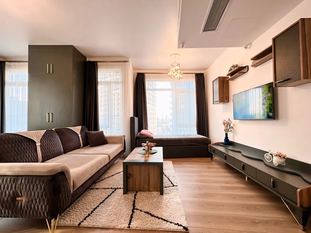 2-комнатный апартамент в ЖК White Sails с бассейном и парковкой