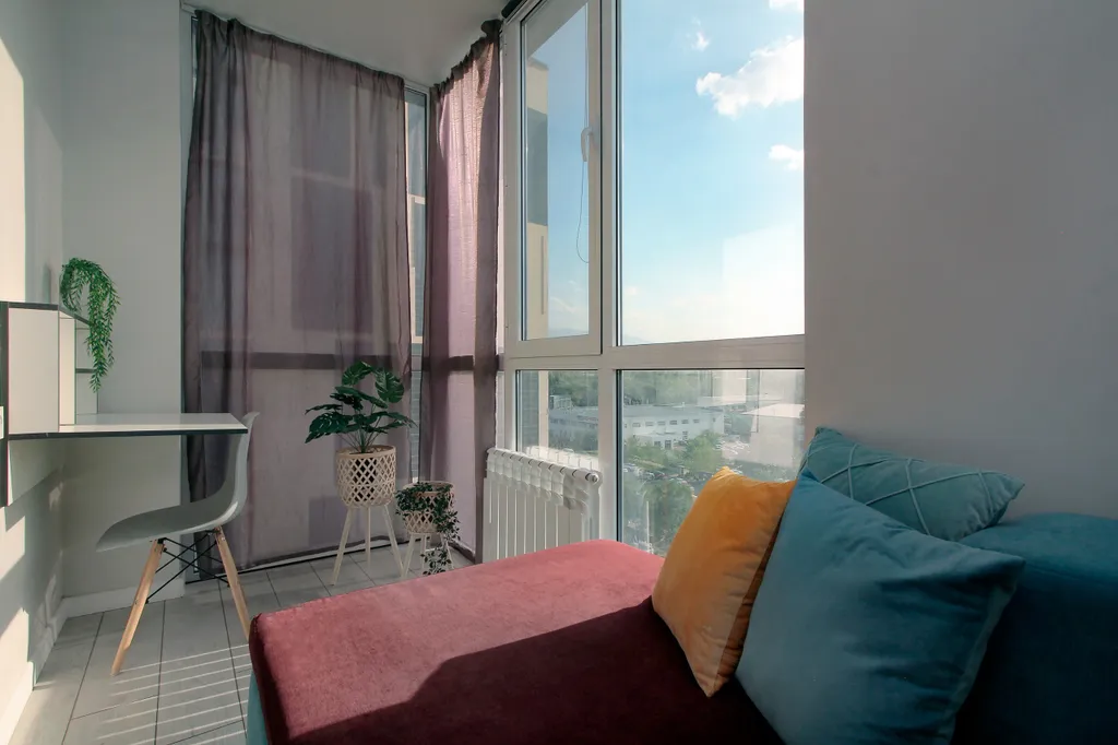 Comfort Gray у метро в центре города