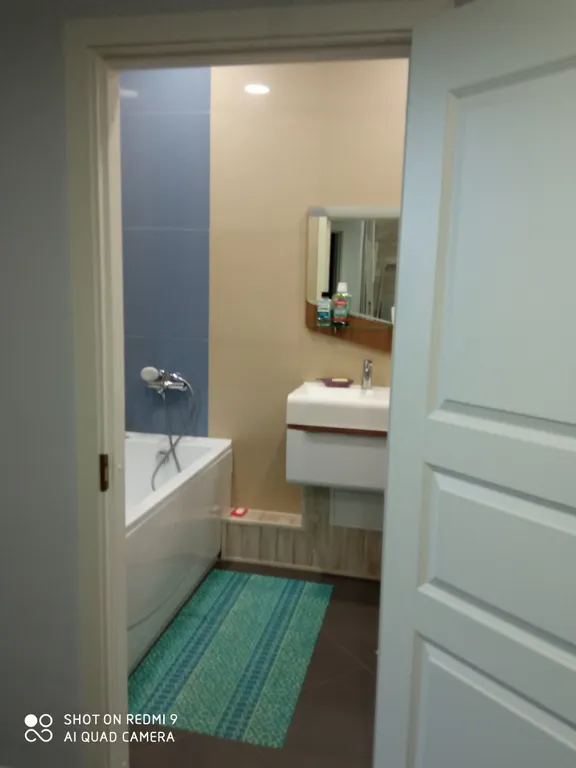 Современная новая квартира рядом с набережной реки Волга