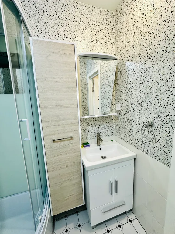 Квартира с кондиционером,бетонным потолком в 5-ти минутах от монастыря