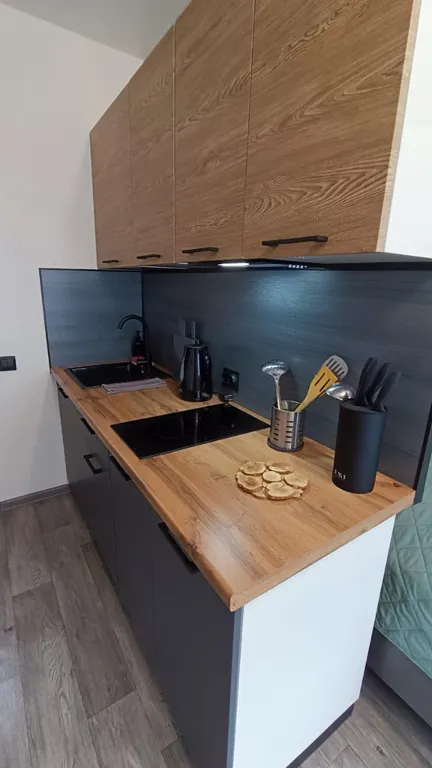 Комфортная квартира с панорамным окном в новом доме