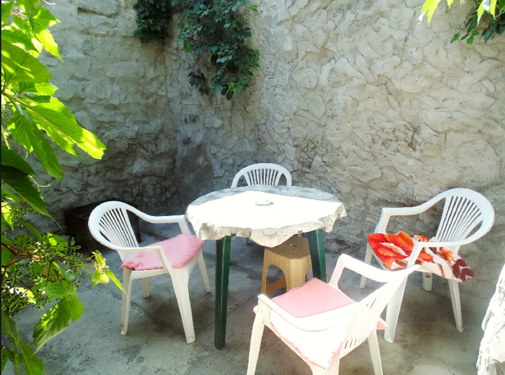 Квартирой в 4 минутах пешком от набережной терешковой