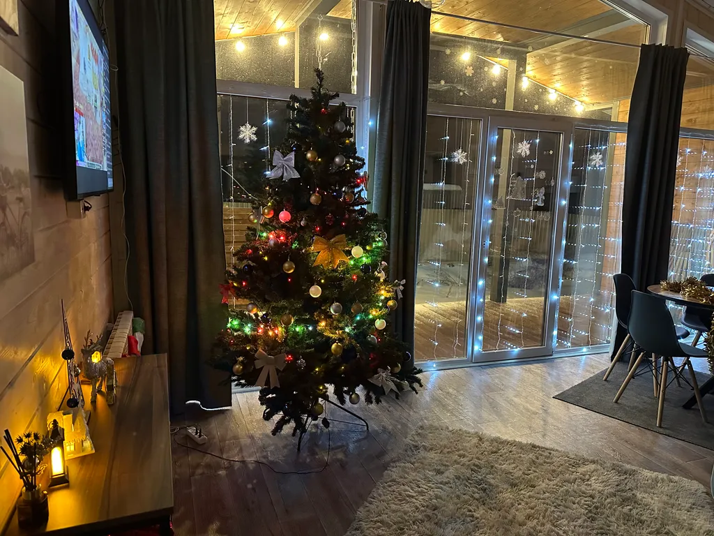 Уютный современный дом рядом с озером