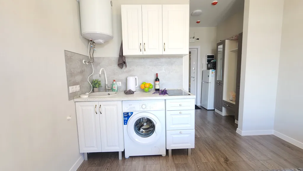 Шикарная студия с видом на бассеин