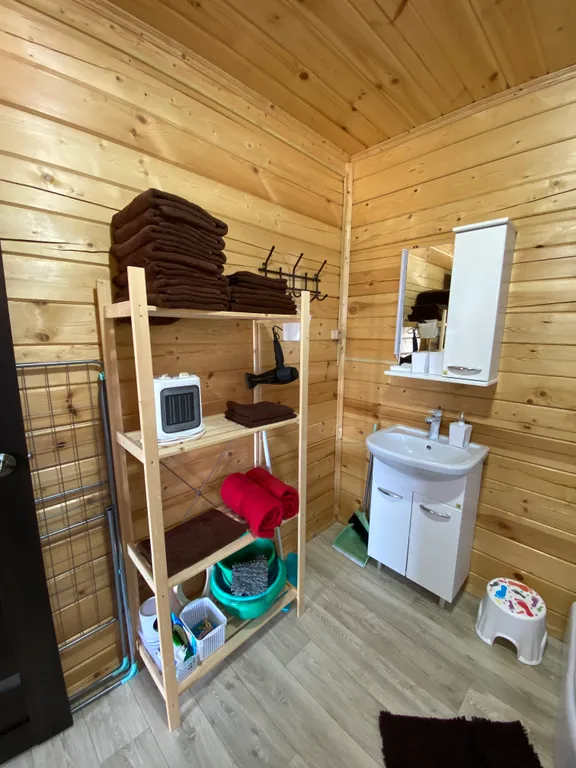 Уютные домики у канала