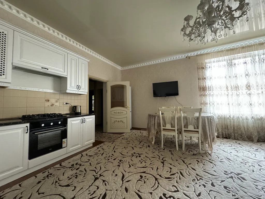 Уютный домик в сказочном месте