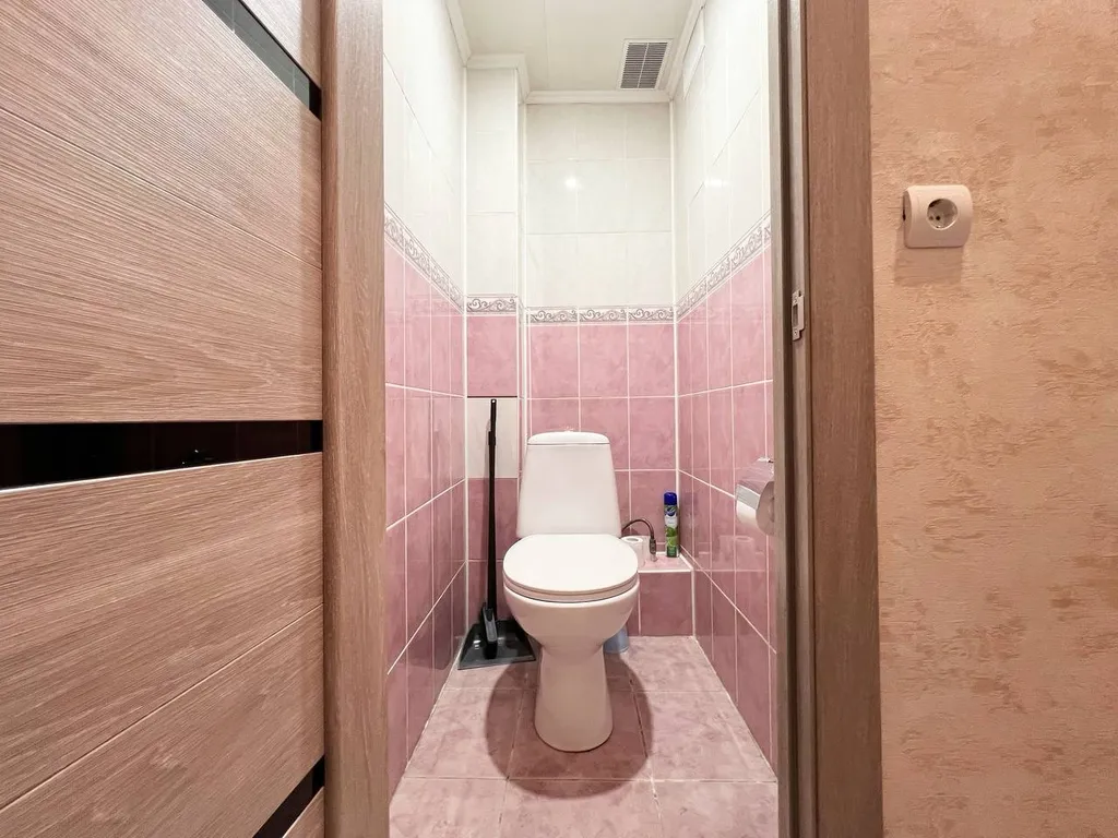 Полноценная двушка у жд вокзала, не берем оплату за финальную уборку