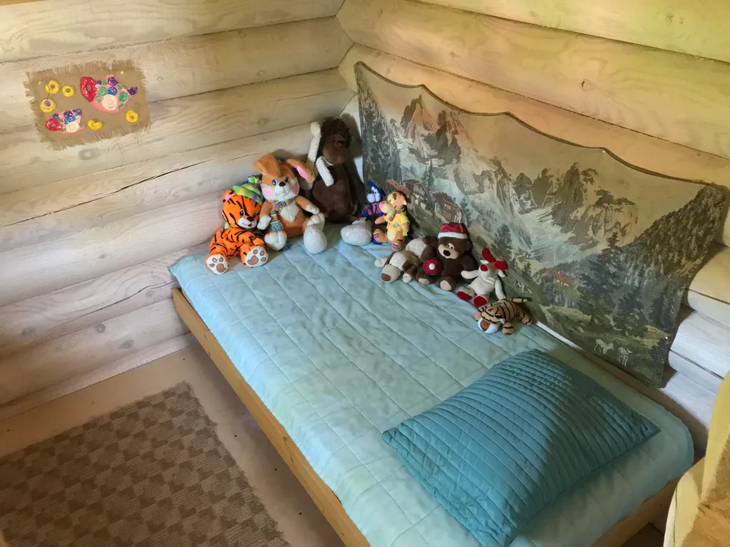 Дом из бревна Терем с сауной в черте города