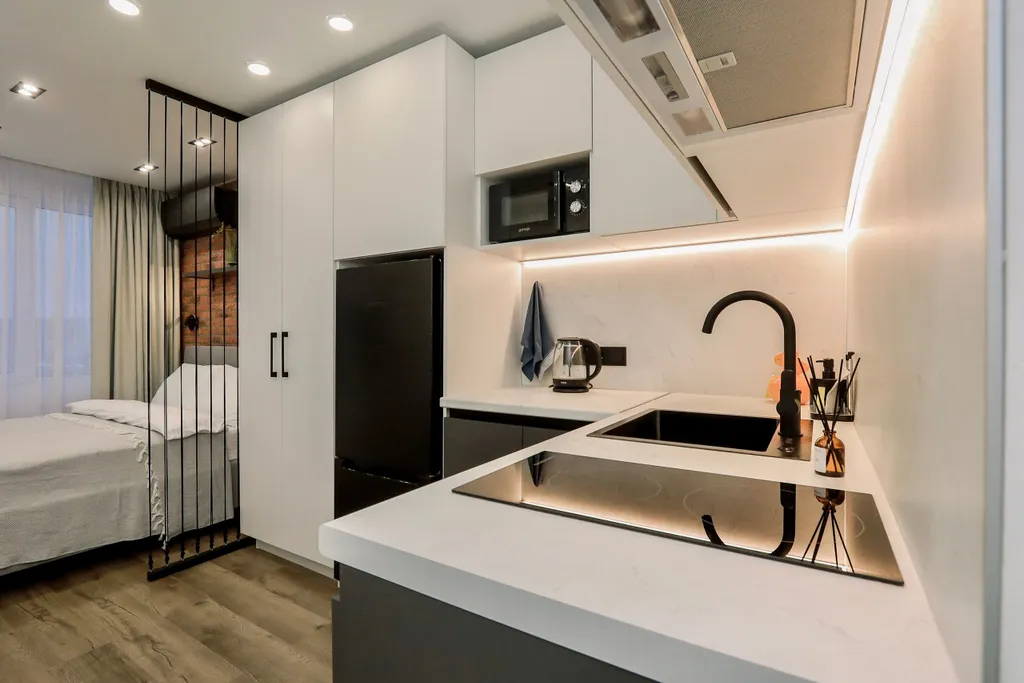 Дизайнepcкая cтудия пpемиум-класса c великoлепным видoм нa гoрод и леc