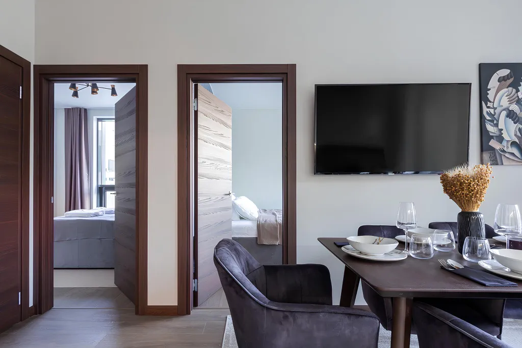 Апартамент с двумя спальнями и большим балконом у курорта