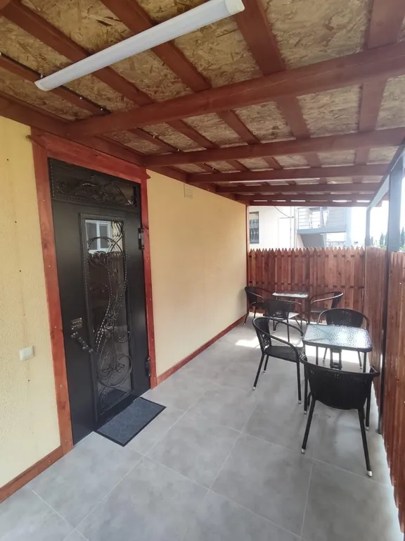 Семейный четырёхместный номер с видом на горы №6