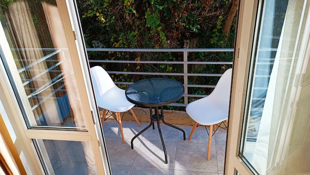 Апартаменты с кухней и балконом