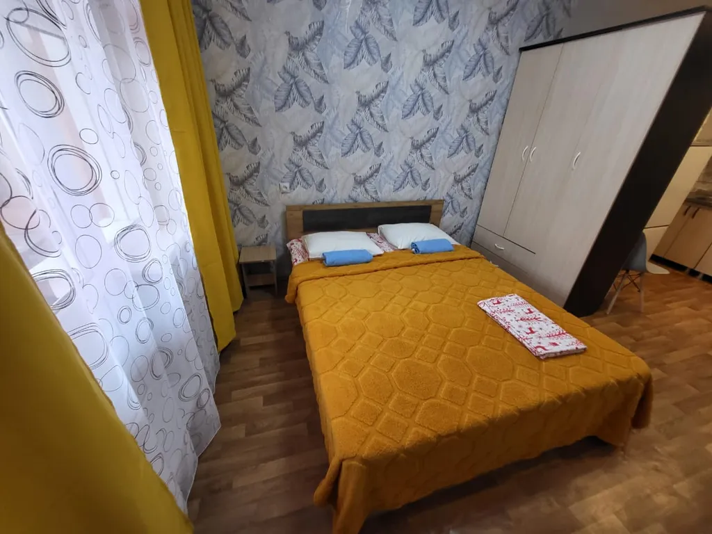 Студия с панорамным видом рядом с БСМП