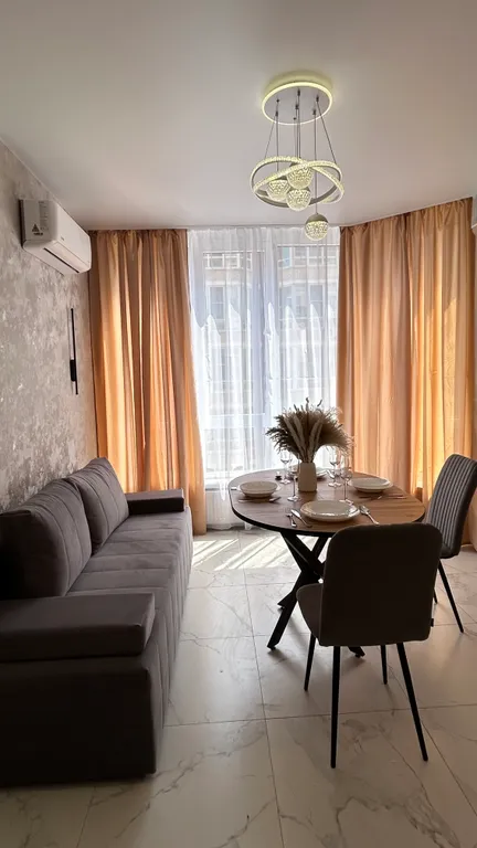 Дизайнерская стильная двушка, 5 раздельных мест с двумя кроватями