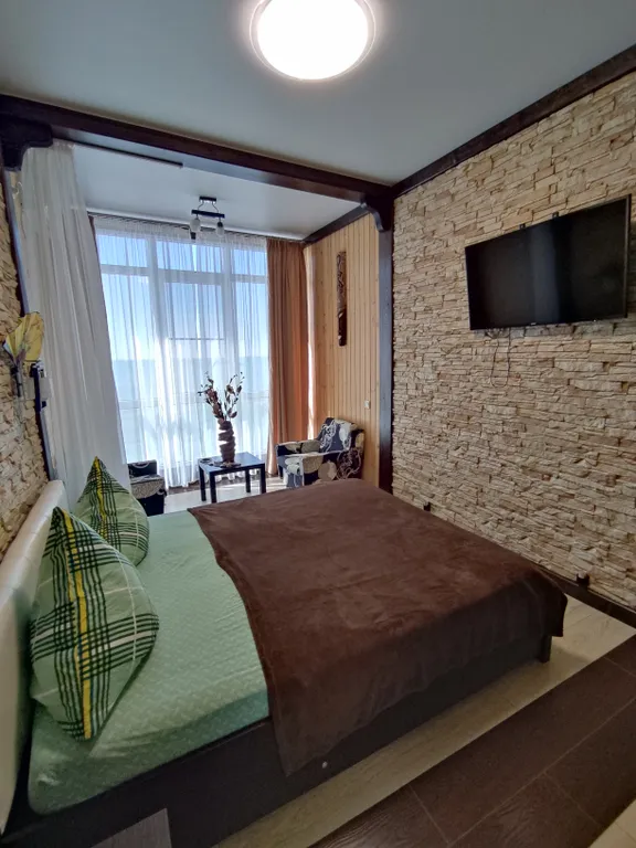 Эллинг на берегу моря