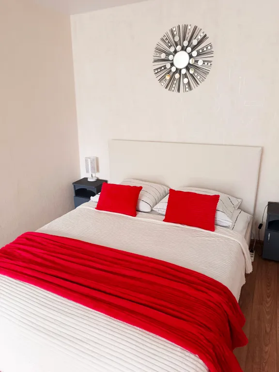 Солнечная квартира — аренда посуточно в Псков