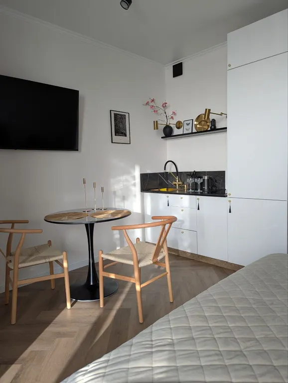 Студия с панорамным окном, видом на Северные закаты, Чумаровка 2 минуты