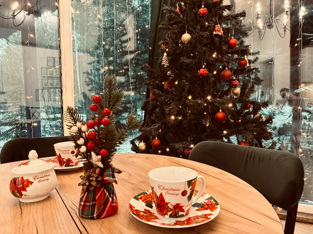 Панорамный дом в лесу