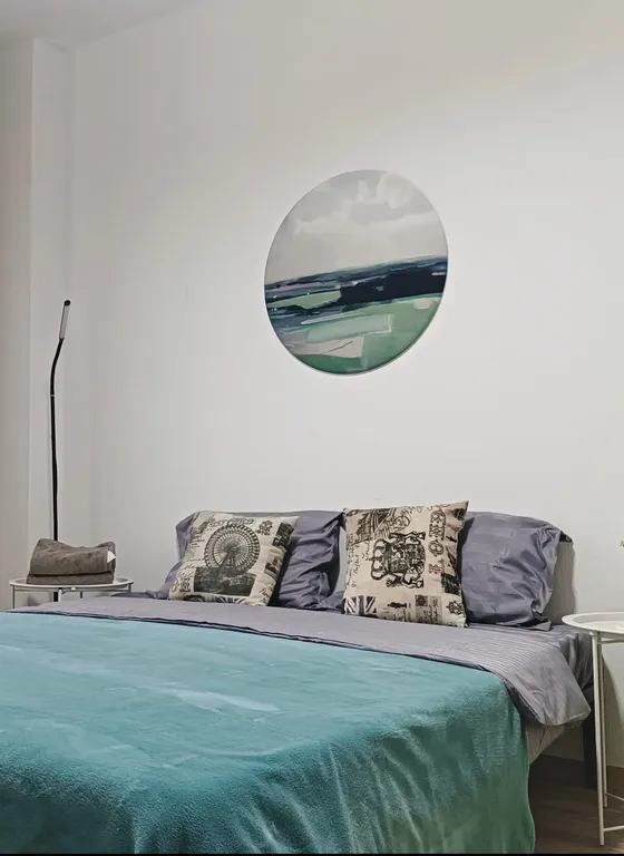 Двухкомнатная квартира возле озера и парка