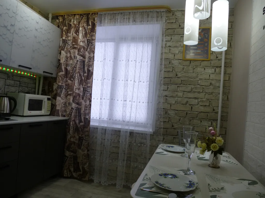 Чистая, уютная, после капитального ремонта 2-комнатная квартира